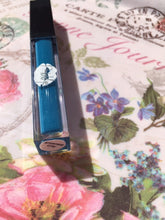 Load image into Gallery viewer, Emerald City